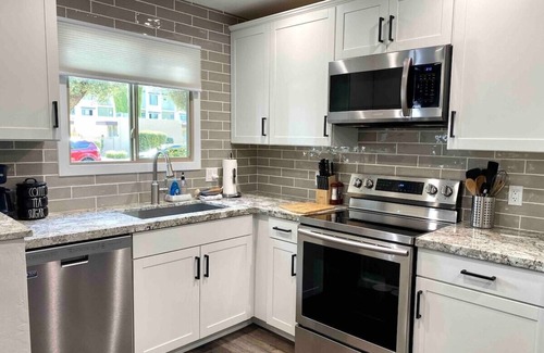 South Scottsdale House | Steps to OldTown! Cute 2bdrm w/Private Patio, Pool, Covered Parking. DogOk!