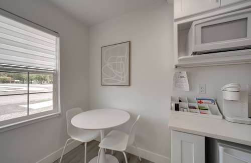 Soap Lake Apartment | Steps to Soap Lake: Studio Stay w/Patio!