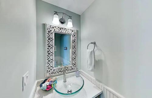 Sand Point House | Steps to The Beach! Beautiful 4 BDRM 5 Bath Home W/Pool & Hot Tub