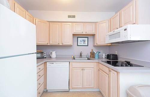 North Ocean City Condo | Steps To The Beach