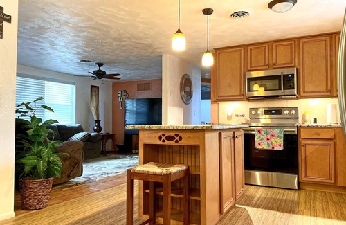 Englewood South House | Steps to the Gulf in Your own backyard