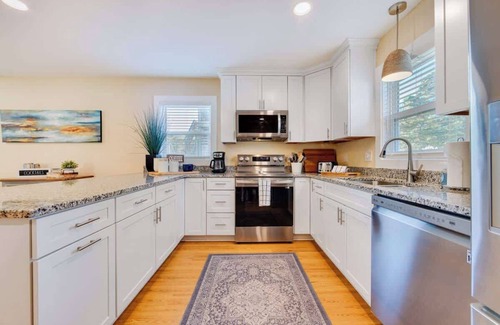 Colington House | Steps to the Sound & Dog Friendly!