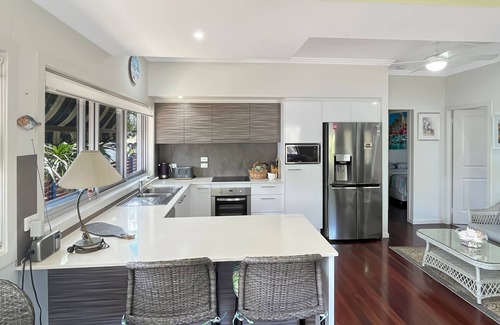 North Haven House | Stingray Lodge - riverfront holiday home