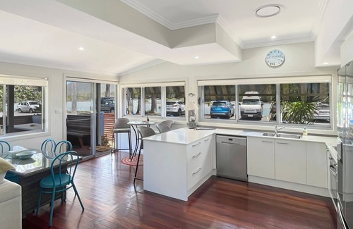 North Haven House | Stingray Lodge - riverfront holiday home