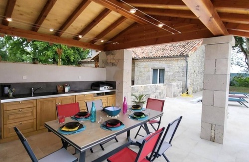 Monbalen House | Stone country house with new swimming pool and summer kitchen