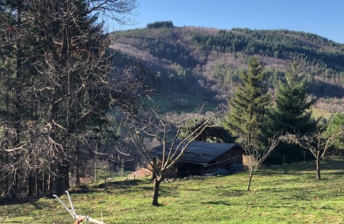 Saint-Apollinaire-de-Rias House | Stone and wood character house in a newly converted sheepfold.