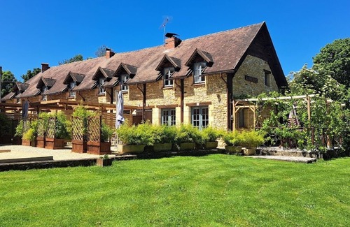 Saint-Aubin-de-Nabirat House | Stone gites, peaceful, large pool & many on-site activities, ideal for families.
