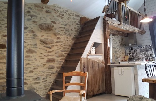 Rieupeyroux House | Stone house in aveyron not far from several sites to visit najac laguiole