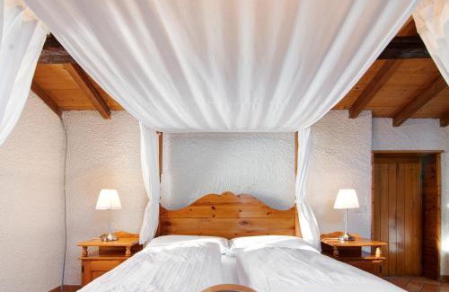 Moltrasio House | Stone House of the year 1500