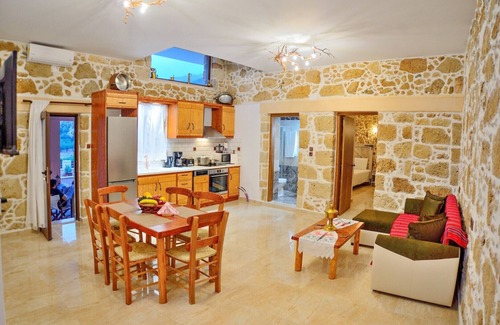 Platanos Villa | Stone Villa-Private pool-5mins to Falasarna Beach