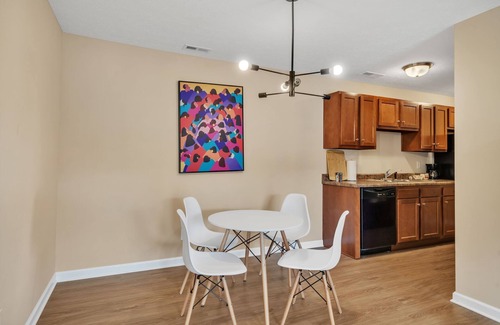 New Albany Apartment | Stonecrest 701, 2Bd Apt I Free Parking I Pool
