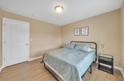New Albany Apartment | Stonecrest 701, 2bd Apt I Free Parking I Pool