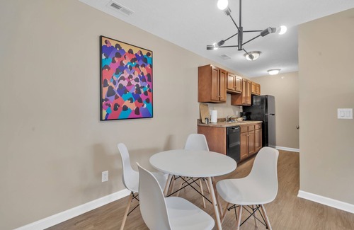 New Albany Apartment | Stonecrest 822, 2Bd Apt I Free Parking I Pool