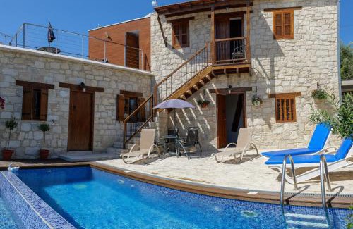 Kallepia House | Stonehouse with private swimming pool