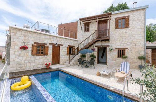 Kallepia House | Stonehouse with private swimming pool