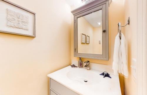 Folly Field Apartment | Stones Throw