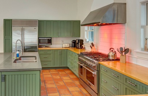 De Lancey House | Stonewall Estate Retreat
