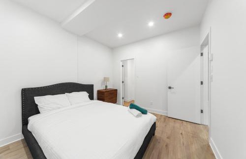 Cote-Des-Neiges—Notre-Dame-De-Grace Apartment | Stonewall Suites