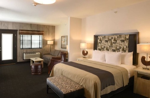 Broken Arrow House | Stoney Creek, Kitchen and Balcony, Extended Stay King Suite | 2 Units