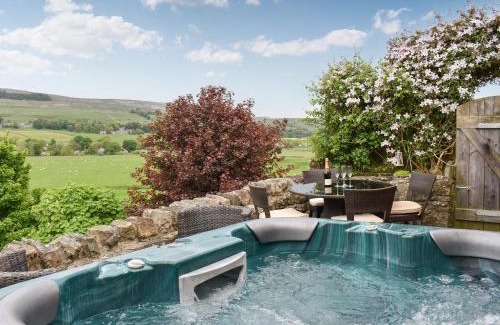 Worton House | Stoney End Cottage