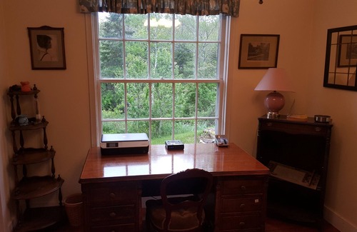 Chester House | Stoneybrook House - historic property on 1.7 acres of land