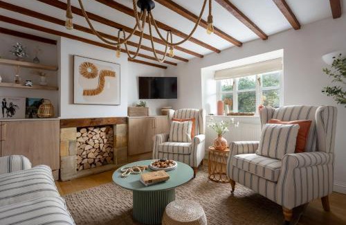 Stow-on-the-Wold House | Stow on the Wold Scandi Chic Authentic Cottage