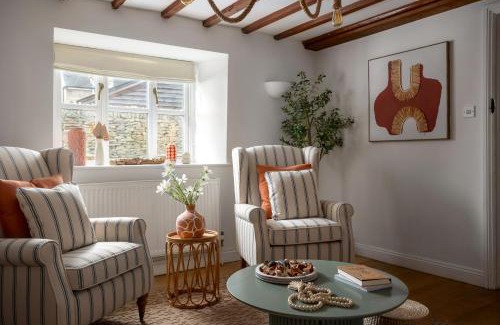 Stow-on-the-Wold House | Stow on the Wold Scandi Chic Authentic Cottage