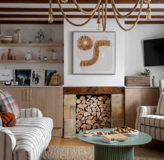 Stow-on-the-Wold House | Stow on the Wold Scandi Chic Authentic Cottage