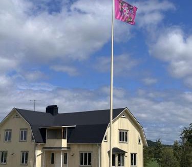 Tvaaker Bed & Breakfast | Strömma Farmlodge B&B