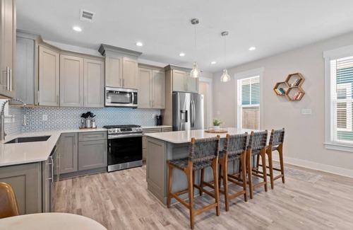 Old East Hill Cottage | STR-Cervantes Coastal Cottage
