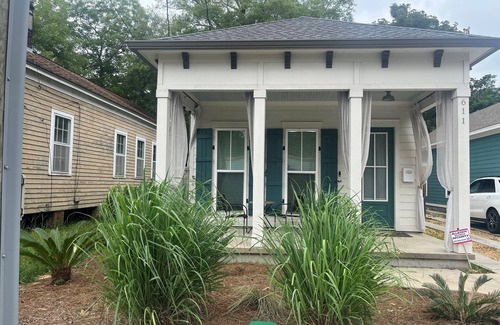 Old East Hill Cottage | STR-Cervantes Coastal Cottage
