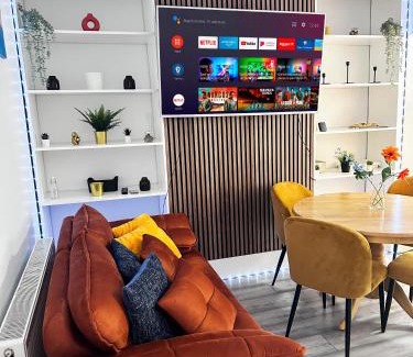 Stratford and New Town Apartment | Stratford 3 Bed Garden Home By DLuxoria Short Lets & Serviced Accommodation Greater London