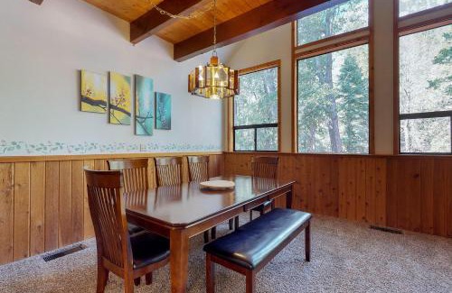 Fern Valley House | Strawberry Creek Cabin