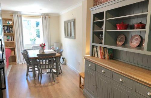 Falmouth House | Stream Side