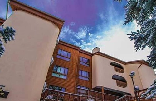 Highland Meadows Condo | Streamside at Vail Cedar the weekend before Christmas