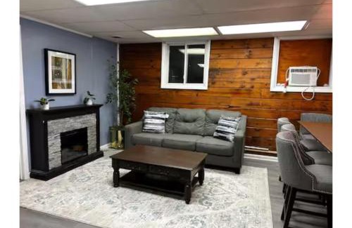 Warfordsburg House | Streamside Haven at 70 Acres Valley Retreat