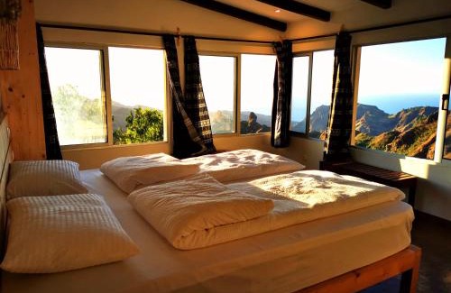 Santiago Cabin | Strela Mountain Lodge