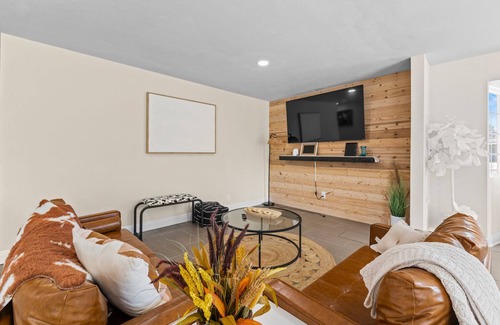 Mesa Rock House | Strict No Parties, Ranch Style, Minimalist, Clean Home
