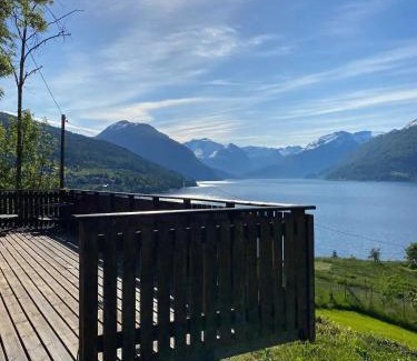 Stryn House | Stryn - Faleide -hytte med fjord og fjell utsikt