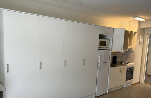 Innerstaden-Ostermalm Apartment | Student Only: Coveniently-located Apartment in Klintvagen