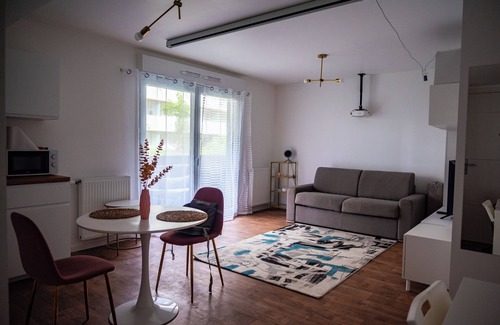 Le Perreux-sur-Marne Apartment | Studio 10’ de Paris & 30’ de Disneyland