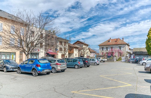 Arvillard Apartment | Studio '103' with Shared Pool, Shared Terrace and Wi-Fi