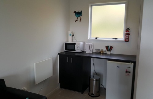 Lawrence Apartment | Studio 2 situated high above the town of Lawrence