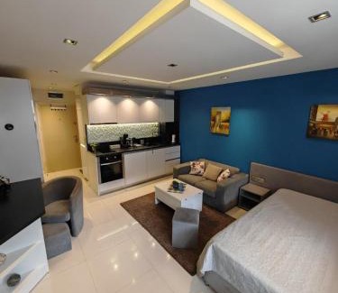 Studentski Grad Apartment | Studio 25, Студентски град зад Joy Station