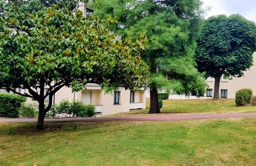 Louveciennes Apartment | Studio 30 min from Paris center: