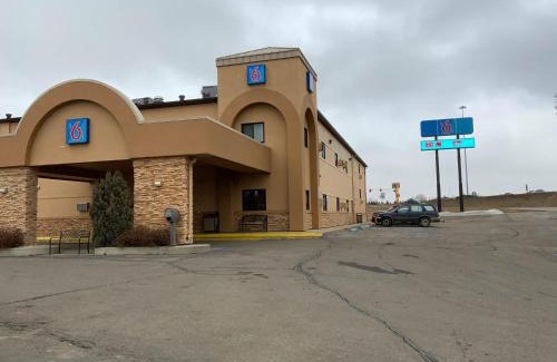 Minot Hotel | Studio 6 - Minot, ND