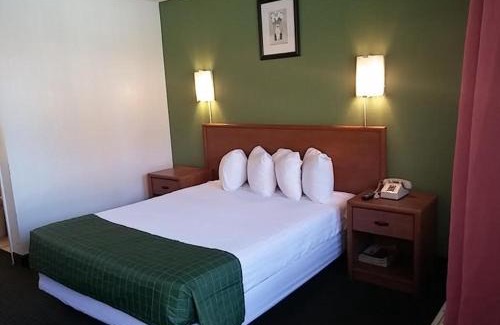 San Ysidro Hotel | Studio 6 Suites San Ysidro CA San Diego South Bay
