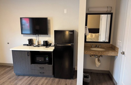 Downtown Vancouver Hotel | Studio 6 Suites Vancouver, Wa - Waterfront