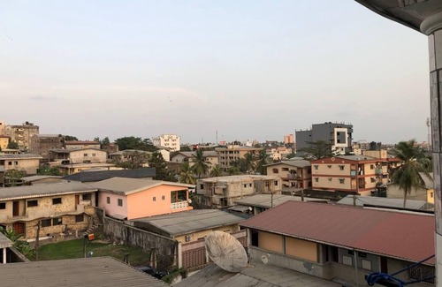 Douala Apartment | Studio A4,B-ssadi Santa Lucia,wifi, canal, gardien