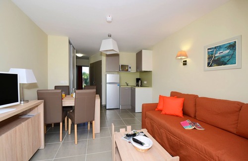 Salleles-d'Aude Apartment | Studio | Accès 2 Piscines + Parking!